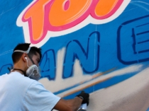 rotulación y pintado de escudo toy planet