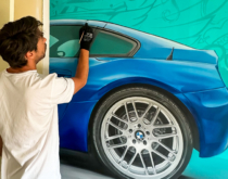 Proceso de pintura de un cuadro personalizado de BMW
