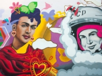 mural-en fachada-de-mujeres-influyentes