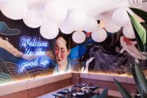 Mural japones pintado en la sala de restaurante
