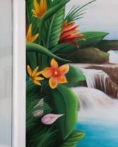 Mural de plantas tropicales pintado en interior