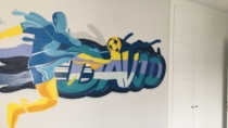 Graffiti de nombre david pintado en habitación