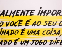 rotulacion de frase motivadora pintada a mano sobre pared